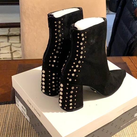 KENSIE- Black Suede Studs Ankle Booties! - Picture 6 of 9